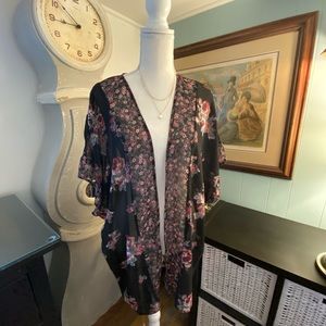 Maurices black and floral kimono